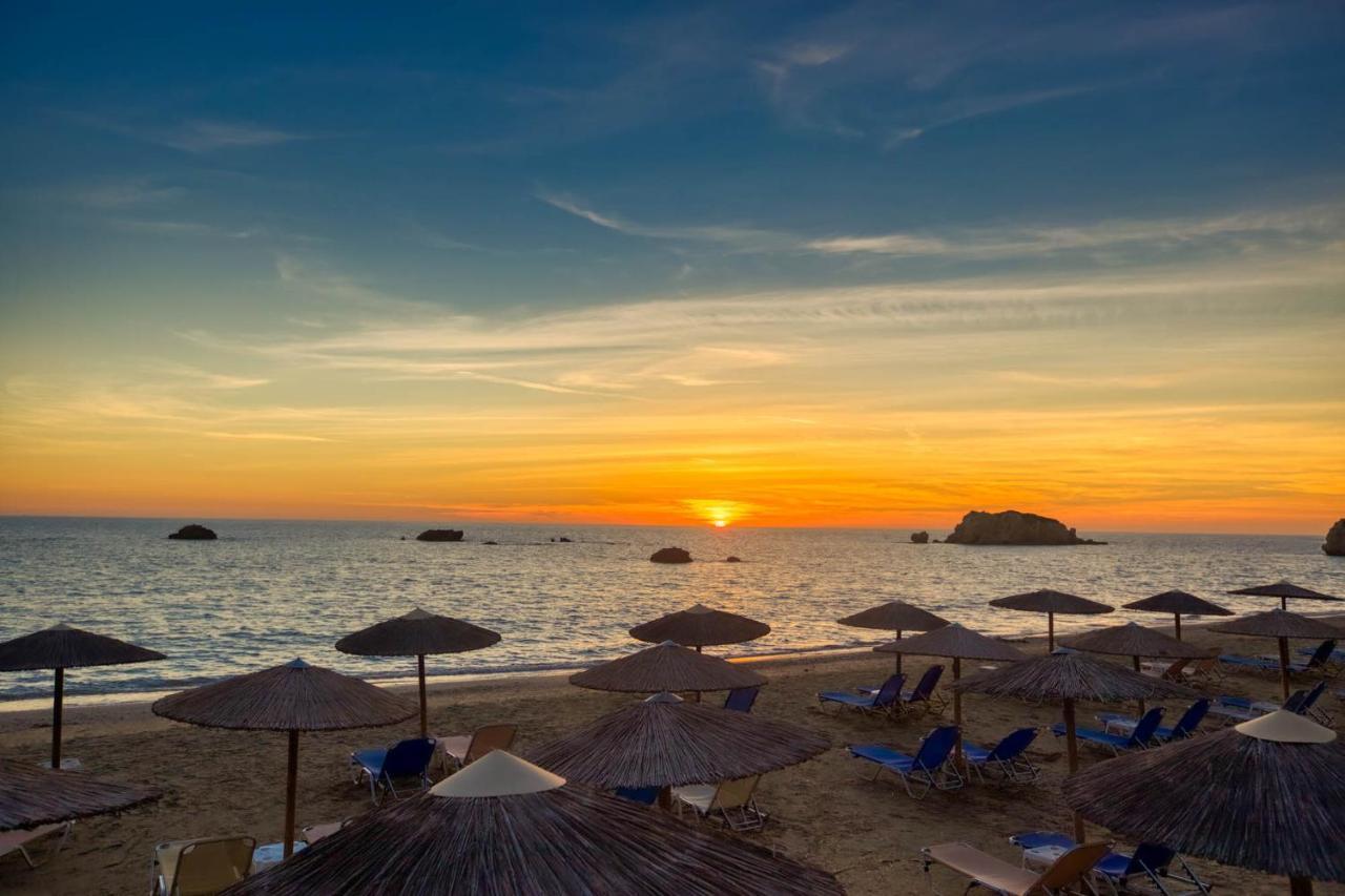 Christinas Apartments Agios Matthaios  Экстерьер фото