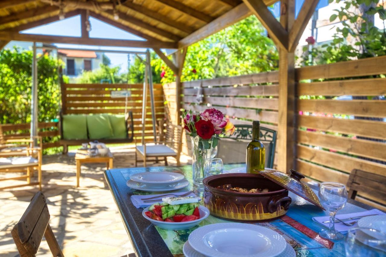 Christinas Apartments Agios Matthaios  Экстерьер фото