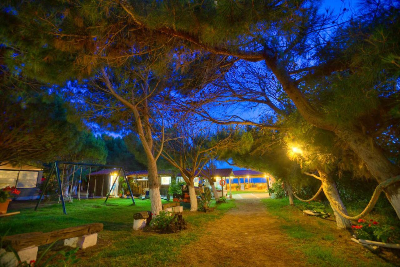 Christinas Apartments Agios Matthaios  Экстерьер фото